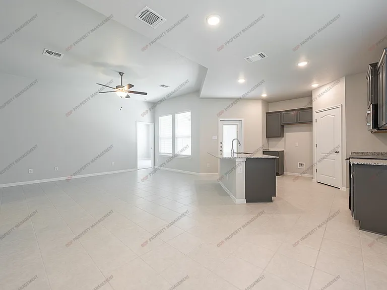 1458 Shadow Hill Ln — Photo 15