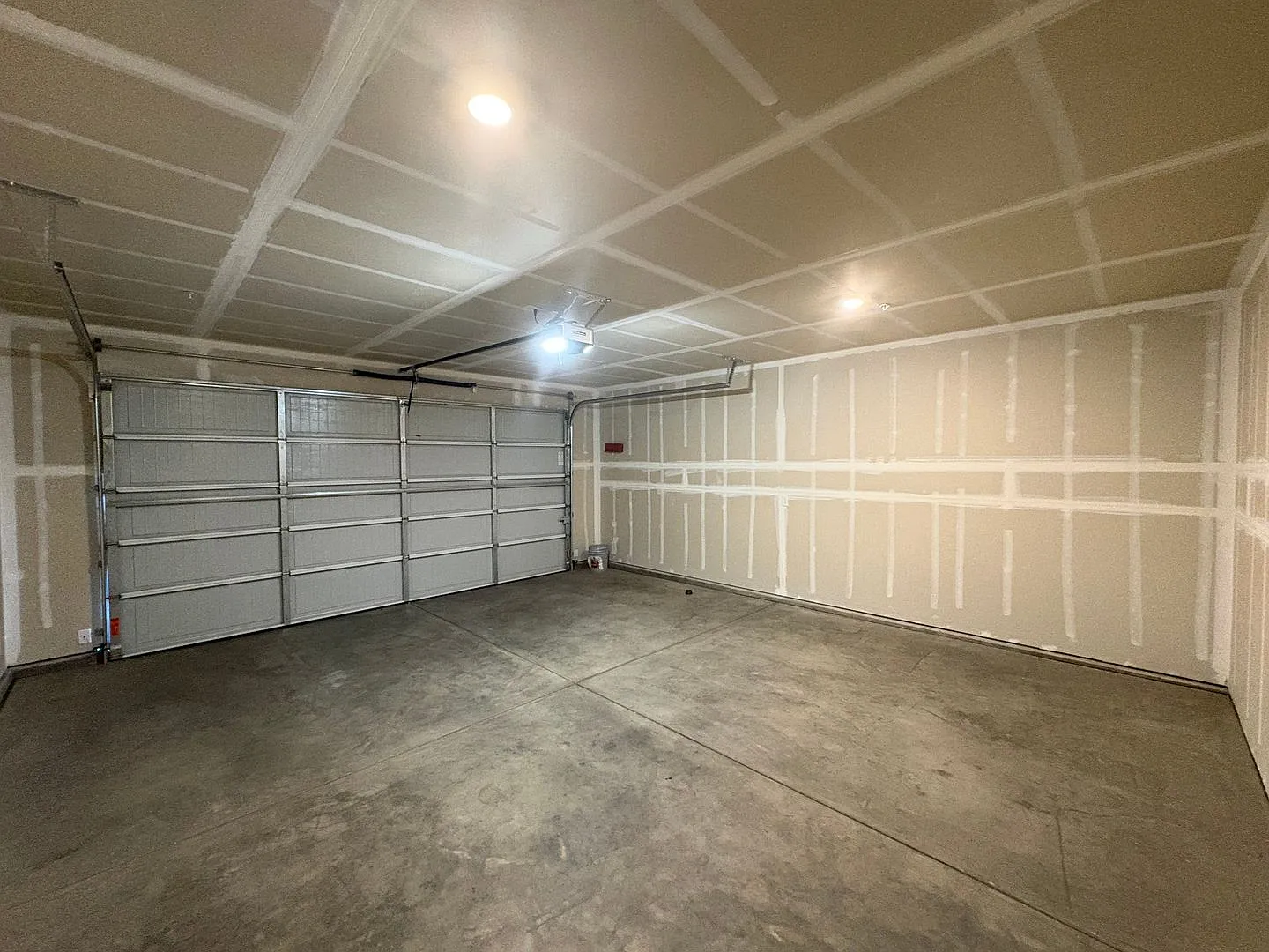 Lennar built home located in River Island Ranch Rent Ready! — Photo 3