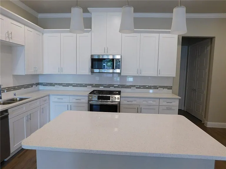 8454 Church St — Photo 9