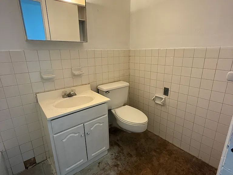 1677 E Main St #1A — Photo 7