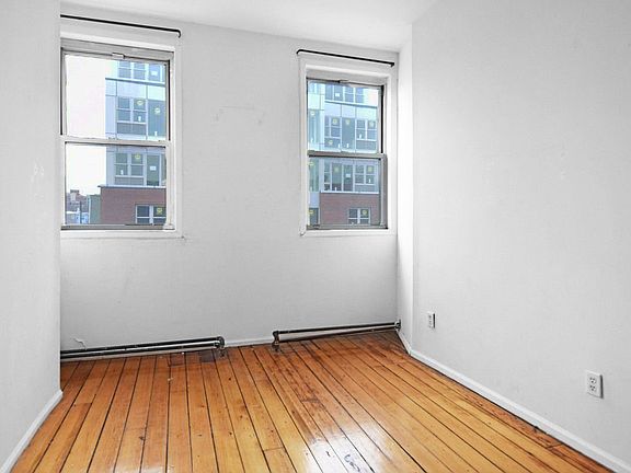 5th image of 394 Manhattan Ave #3F