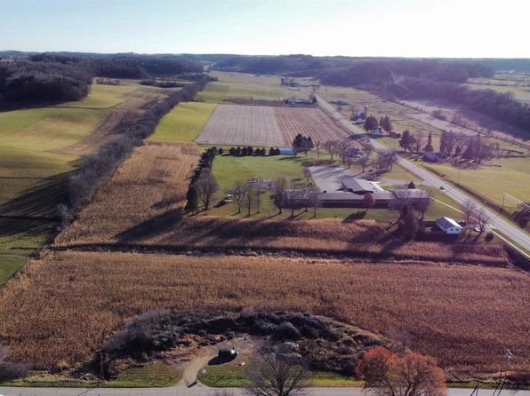  Peak Hill Road, Loganville, WI 53943