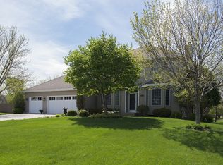 2471 Canton Ct, Mendota Heights, MN 55120