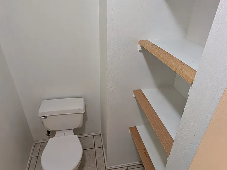 3216 Meadowview Dr — Photo 17