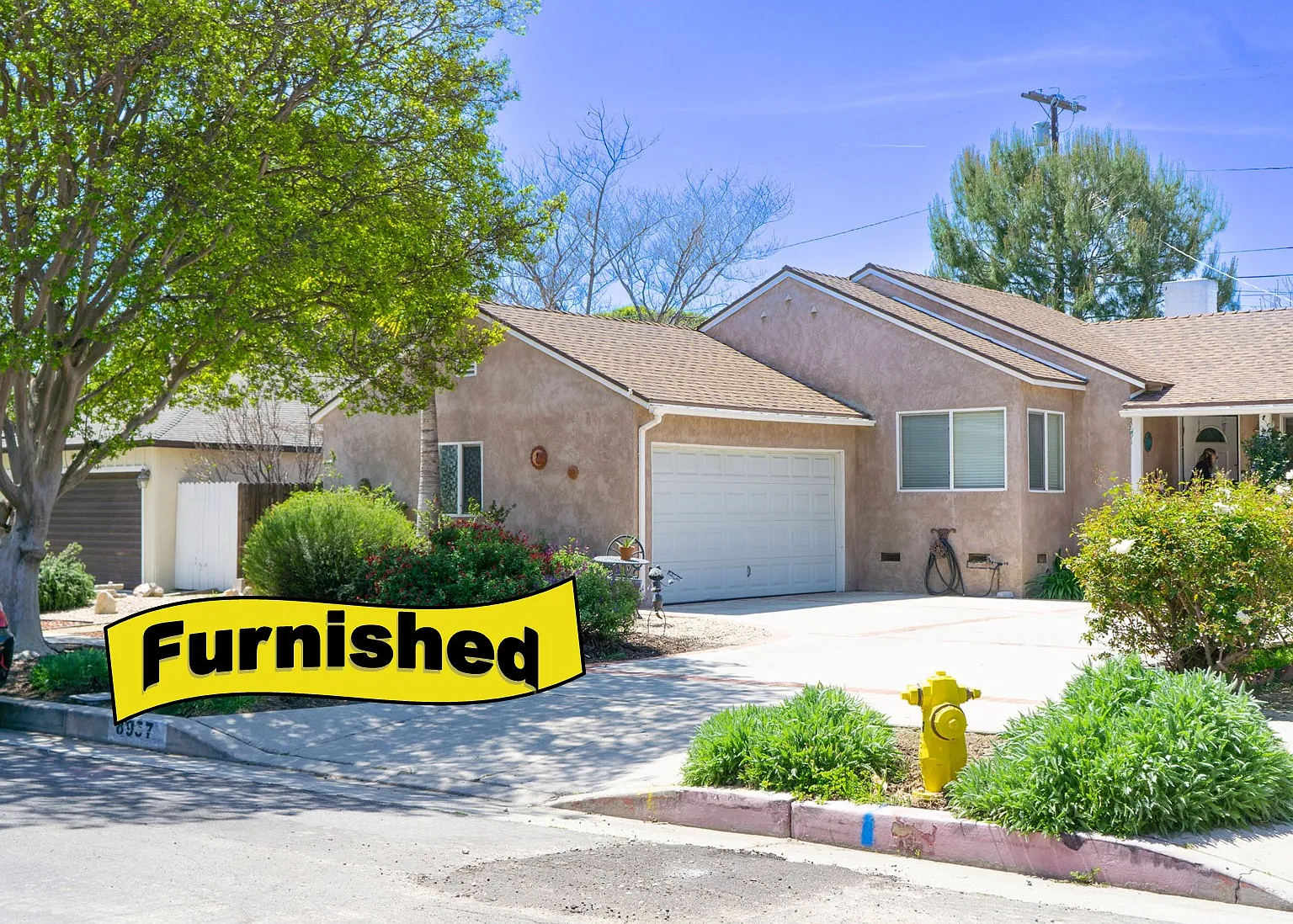 Gladbeck Ave, Northridge — Photo 1