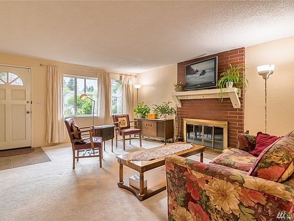 4th image of 19274 Occidental Ave S