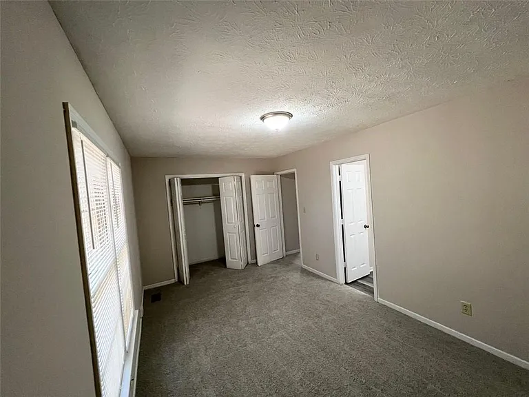 685 Redland Dr — Photo 13