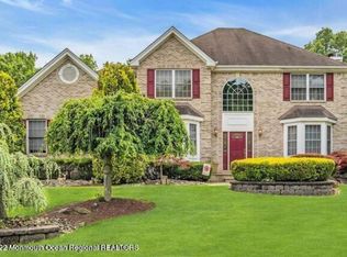 8 Springbrook Dr, Jackson, NJ 08527