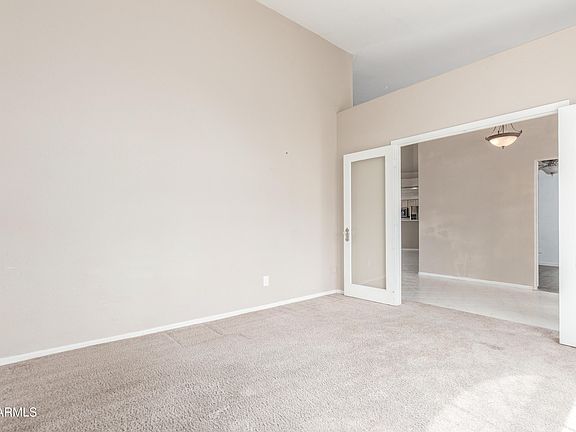 4th image of 1240 E SUNSET Drive