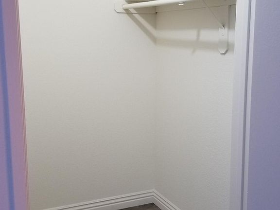 2nd image of 870 Crenshaw Blvd #215