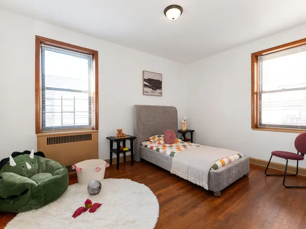 25-40 31st Avenue image 14 of 24