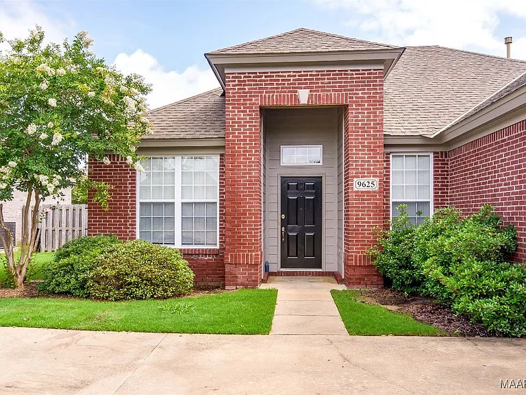 9625 Helmsley Cir — Photo 2