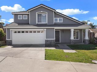 7011 Prestwick Dr, Riverbank, CA 95367