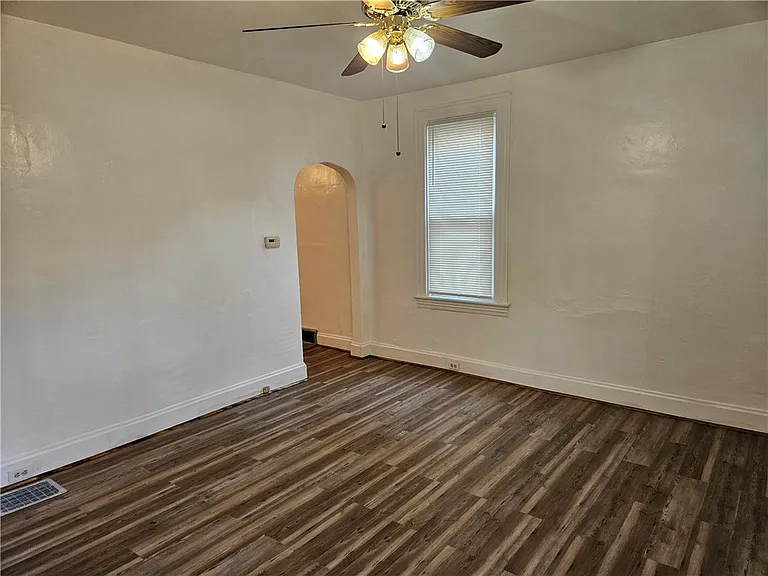 2212 Cronemeyer St — Photo 19