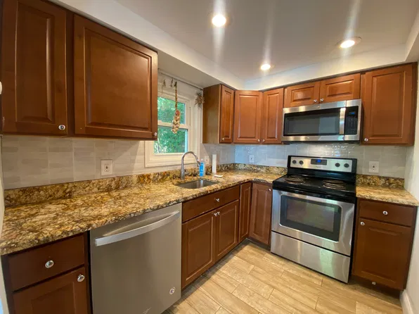 8 W Main St, Beacon, NY 12508