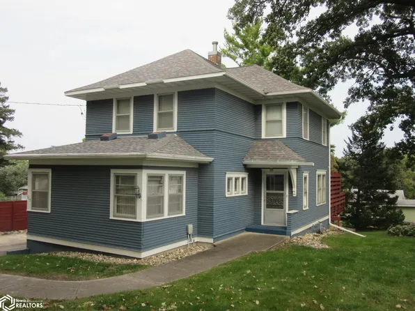 615 S 4th St, Forest City, IA 50436