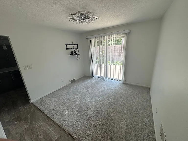 1812 Belle Ave — Photo 5