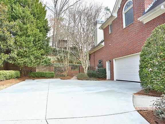 2nd image of 3025 Leeds Garden Ln