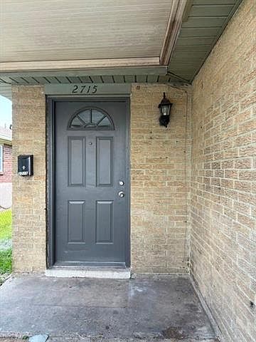 1st image of 2715 Ridgefield Dr