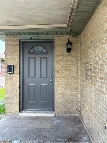 2715 Ridgefield Dr