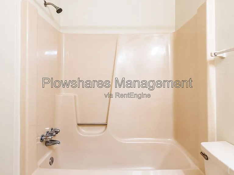 100 E Florence Ave #7 — Photo 12