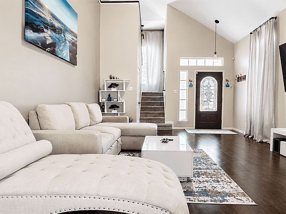 4th image of 29122 Foxingham Cir
