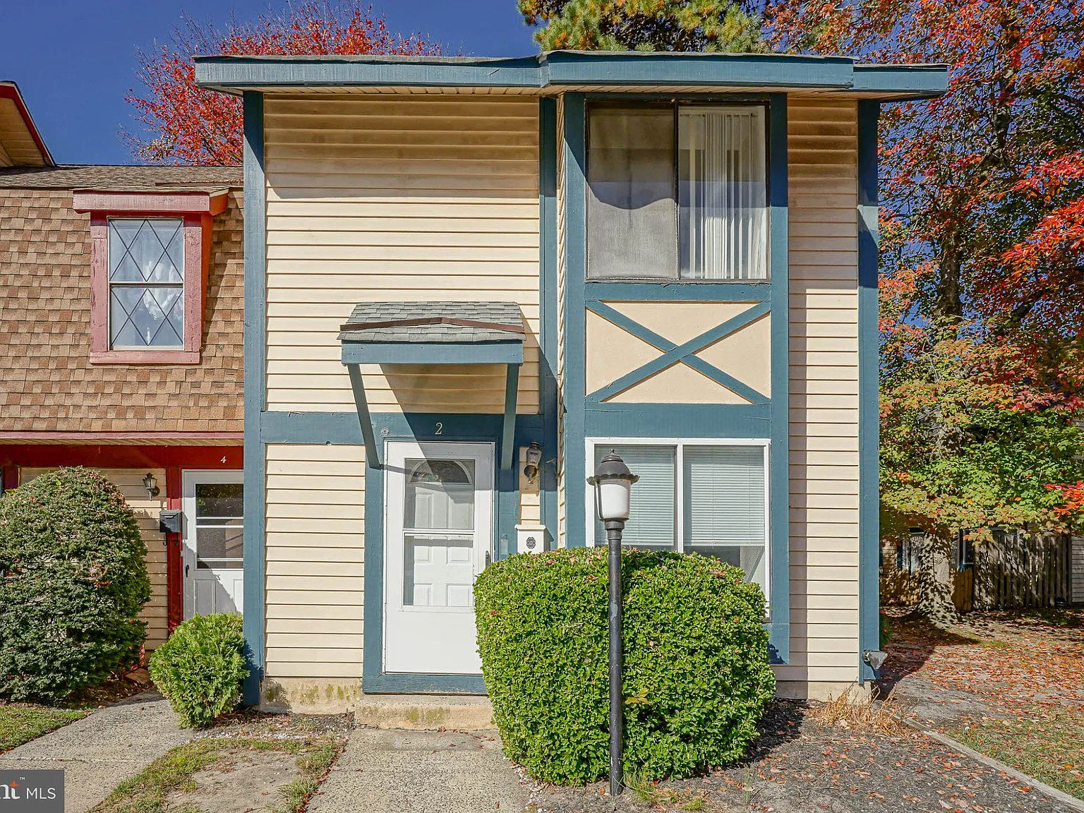 2 bed, 1.5 bath, 1037 sqft, $2,000 — Photo 2