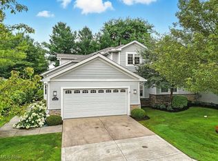 30 Orchard Cir, Chagrin Falls, OH 44022
