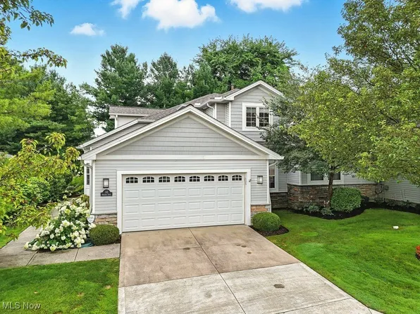30 Orchard Cir, Chagrin Falls, OH 44022