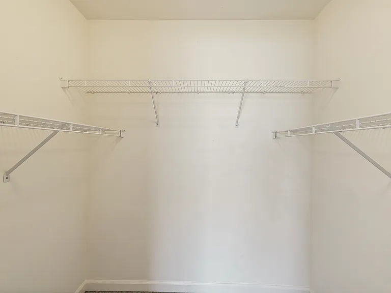 2435 Bedford St #21 — Photo 9