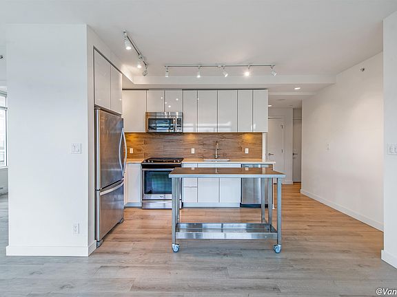 5th image of 200 Nelsons Cres #1003