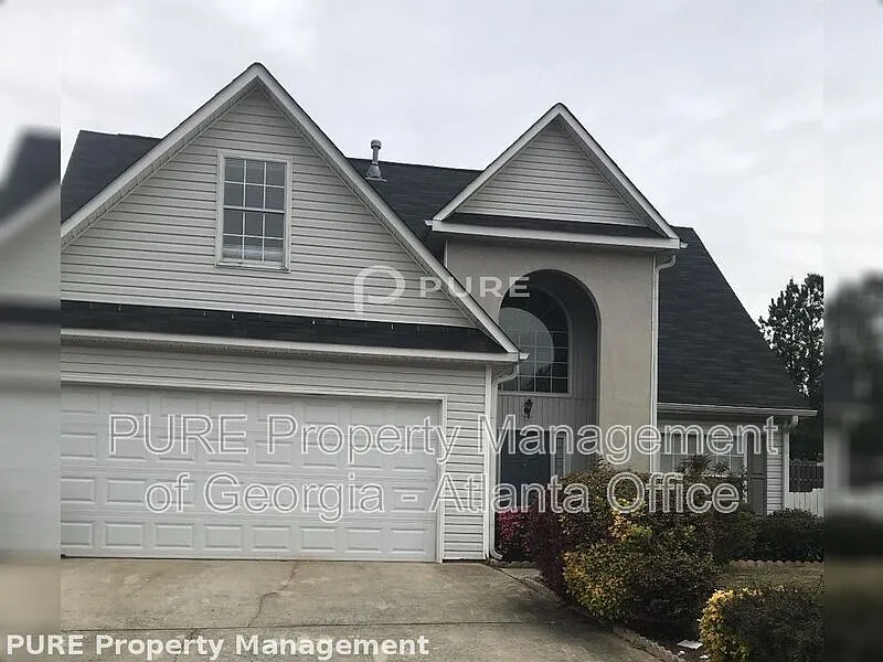 4 bed, 2.5 bath, 1706 sqft, $1,899 — Photo 2