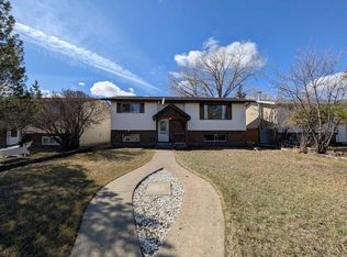 422 E Main St S, Redcliff, AB T0J2P2