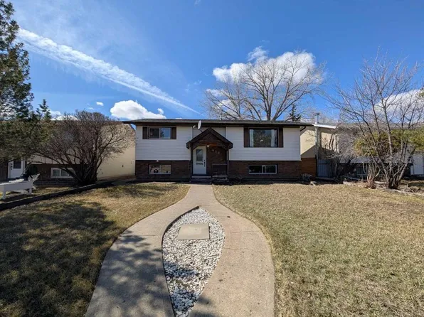 422 E Main St S, Redcliff, AB T0J 2P2