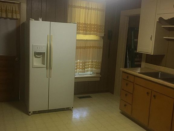 5th image of 427 E 14th St