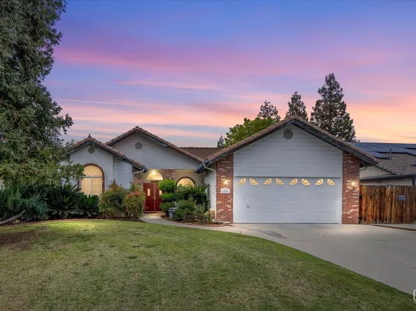 8404 Sun Harbor Dr, Bakersfield, CA 93312