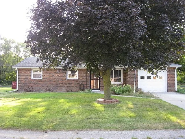 610 Penn Dr photo 1