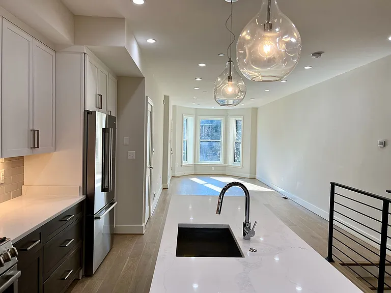 1125 Fairmont St NW — Photo 4