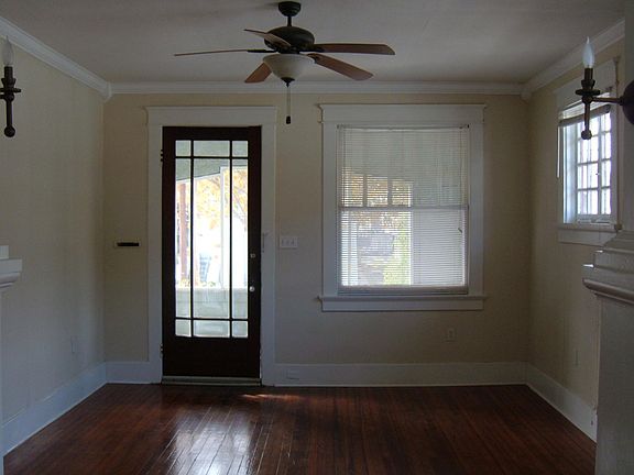 3rd image of 2427 Peniston St #A