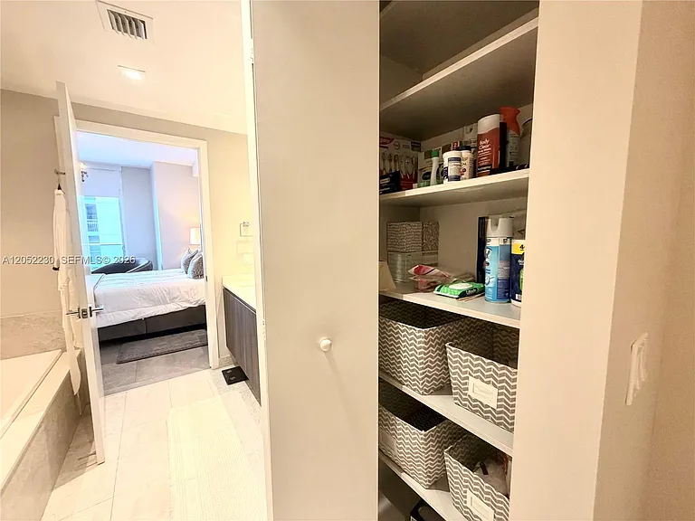 488 NE 18th St #3210 — Photo 24
