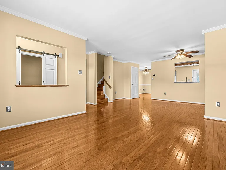 6837 Malton Ct — Photo 12