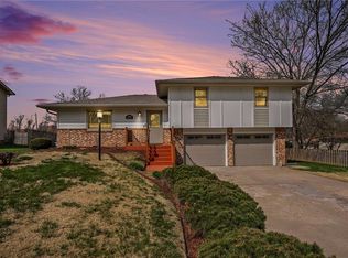 104 S 3rd Ct, Lansing, KS 66043