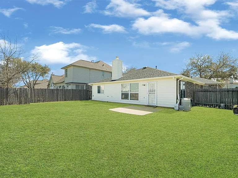 8123 Solara Bnd — Photo 26