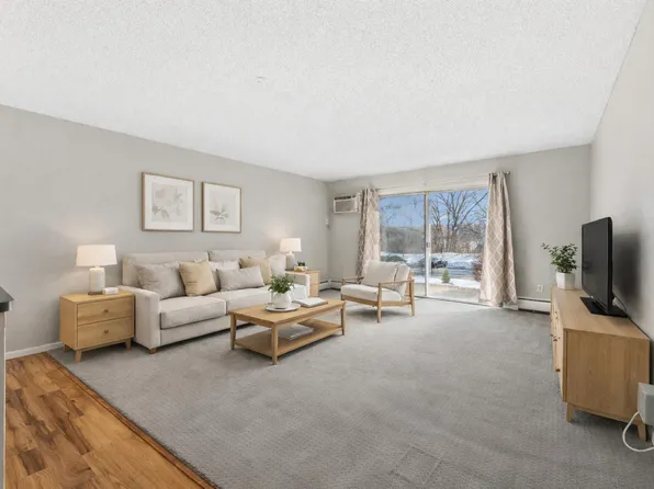 10311 Cedar Lake Rd APT 103, Minnetonka, MN 55305