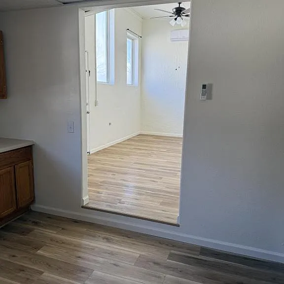600 W Jackson St — Photo 2