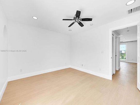 3rd image of 742 NE 7th Ave