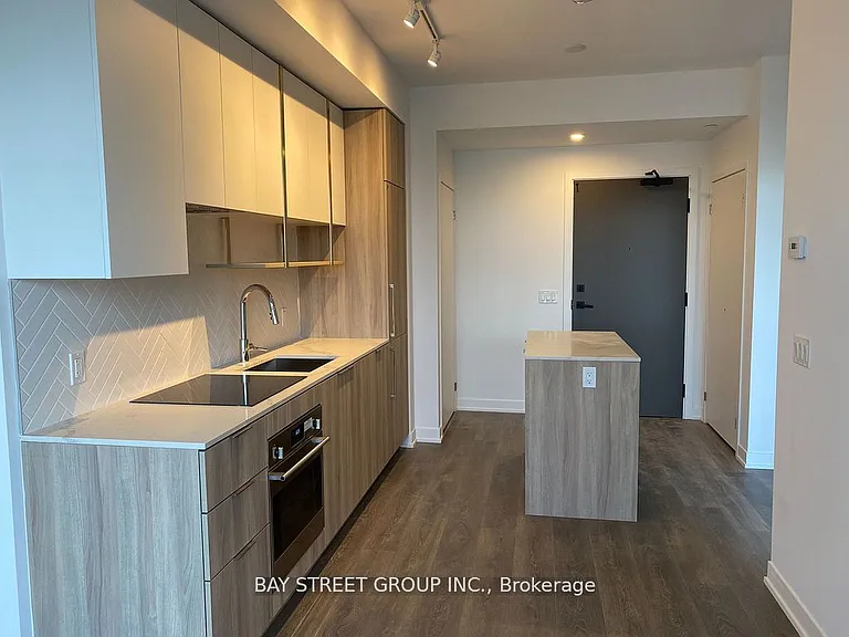 15 Holmes Ave #2907 — Photo 3