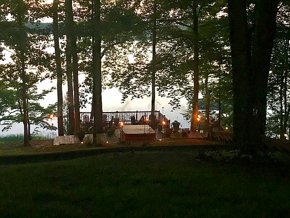 Bi-Level Lighted Deck