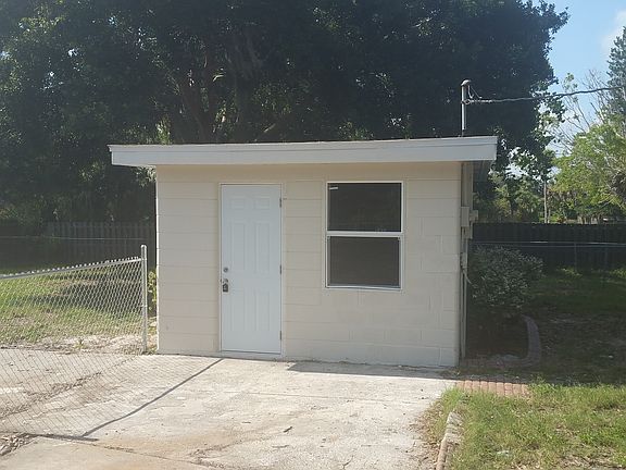 2nd image of 812 Padua Ct