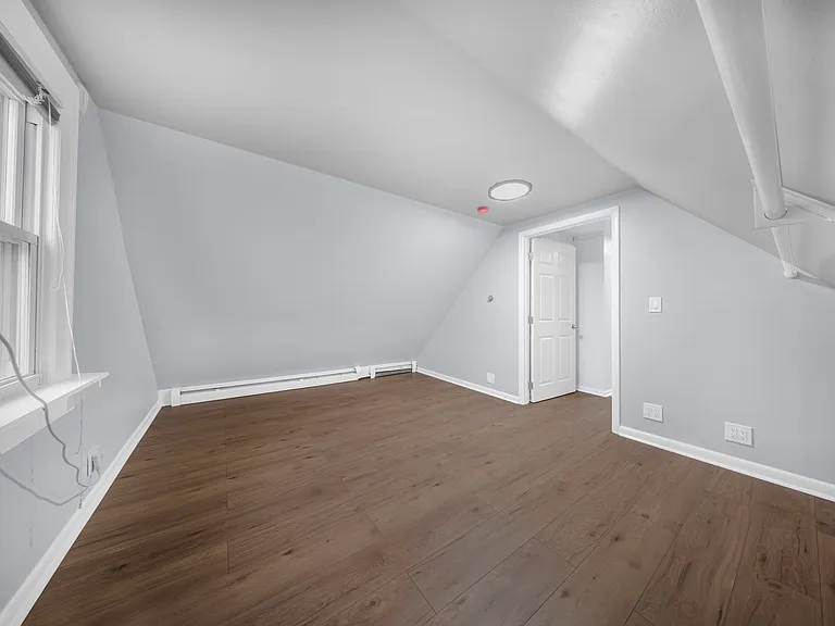 15 Tuttle St #2 — Photo 14